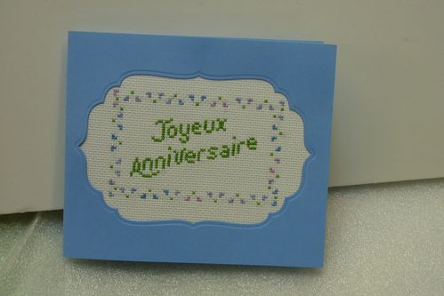 carte anniversaire brodée bleue