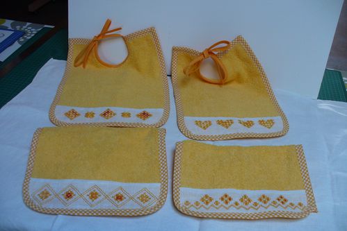 hardanger bavoirs brodés