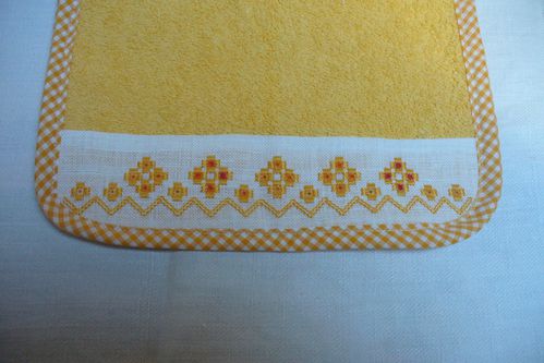 hardanger bavoirs brodés