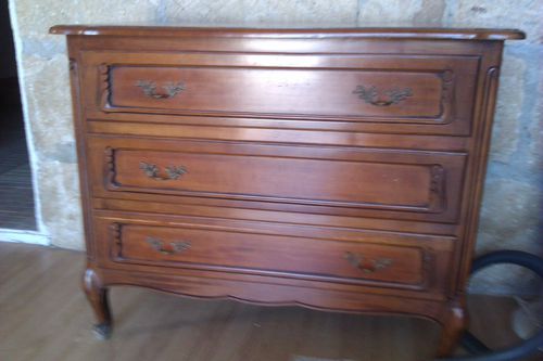 commode ancienne en bois massif