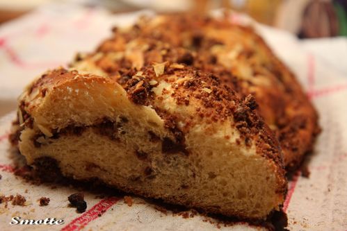 Brioche-tressee-aux-noisettes.jpg