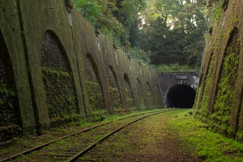 forgotten-railways-in-Paris--France.jpg