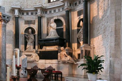627d5a Bari, Bona Sforza à la basilique Saint Nicolas