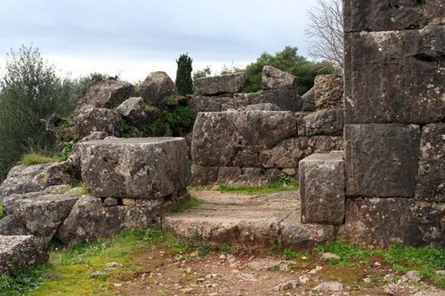 674f3 Nekromanteion d'Ephyra, murs cyclopéens