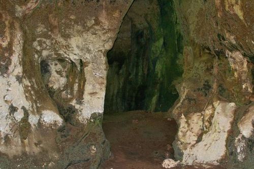 713c3 Pylos, grotte de Nestor