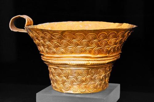 713d7 Pylos, musée de Chora, vaisselle en or