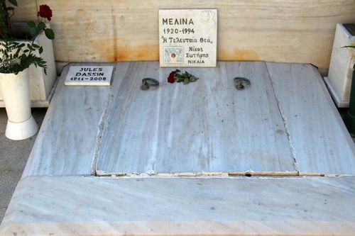 773b3b Tombe de Melina Mercouri et Jules Dassin