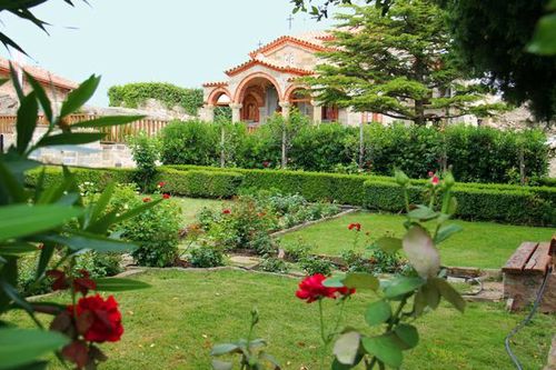 815k6 jardins du monastère Agios Stefanos (Météores)