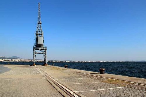 830c2 le port déserté de Thessalonique