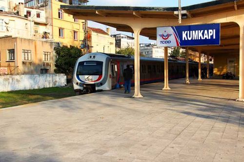 873a1 En gare de Kumkapi (Istanbul)