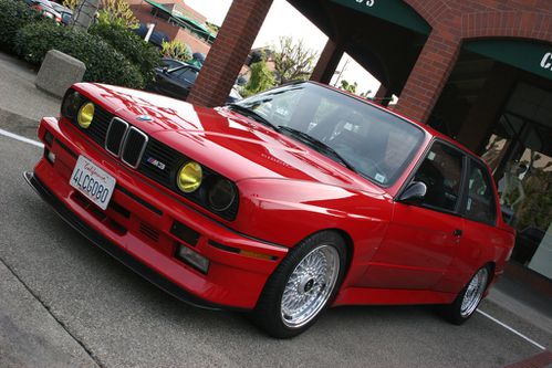 01-BMW-e30-19