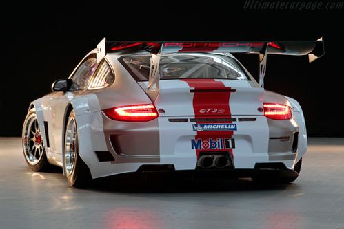 Porsche-997-GT3-R 4