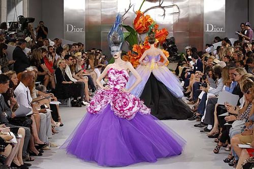DIOR DEFILE FLOWER POWER