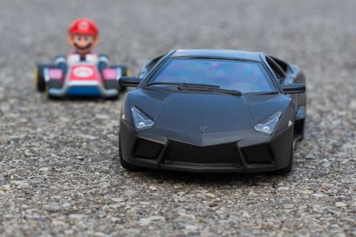 Kart léger vs Lamborghini Reventon