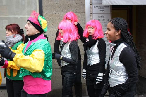 Le public a les cheveux roses Carnaval-de-Cologne-0552.jpg