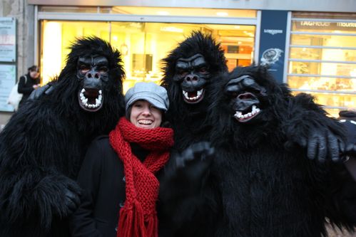 Une jeune touriste française bien entourée Carnaval-de-Cologne-0573.jpg
