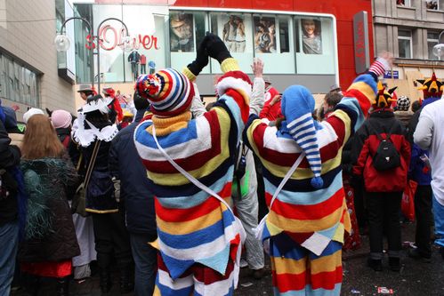 Un couple sympathique sur la Schildergasse Carnaval-de-Cologne-0785.jpg