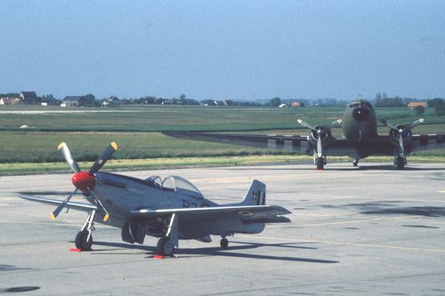 NA-P51-mustang-fr.JPG
