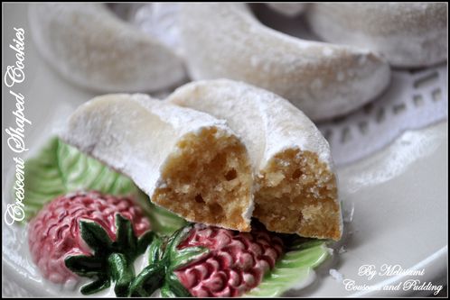 crescent shaped cookies