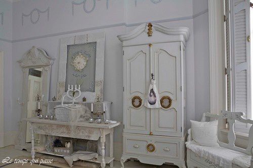 armoire style gustavien