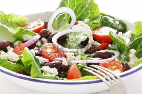 2339888-healthy-salade-grecque-avec-de-la-laitue-romaine-ca