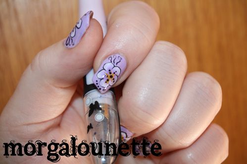 nail art morgalounette one stroke fleur