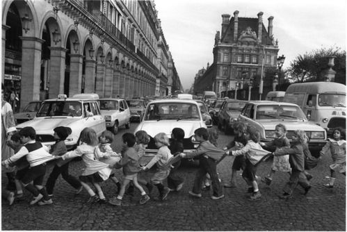 diaporama-489-Les-tabliers-de-la-rue-de-Rivoli-Par.jpeg