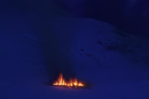 Entra_erupcion_volcan_Islandia.jpg