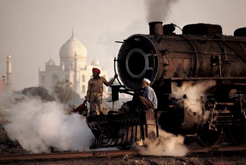 inde-agra-train-taj-mahal-1983