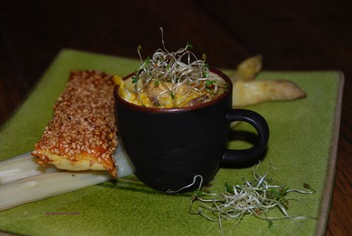 Asperges et brouillade d'oeuf au foie gras