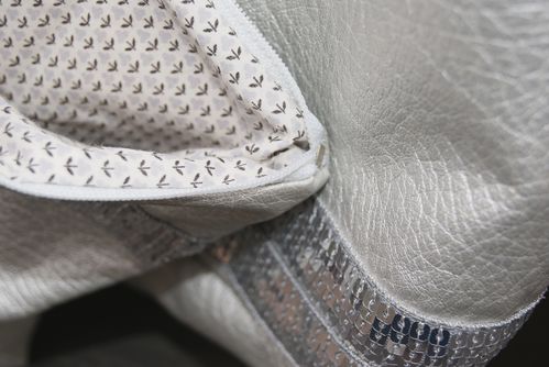 Simili cuir argent paillettes