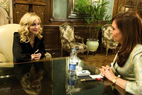 Madonna-Madonna-Meets-Ingrid-Betancourt-Buenos-hlJE0Oo9DPwl.jpg