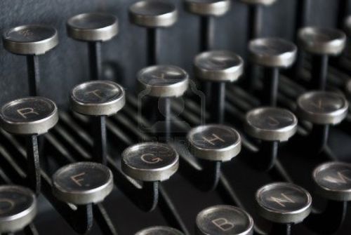 2355153-ancienne-machine-a-ecrire-les-touches.jpg