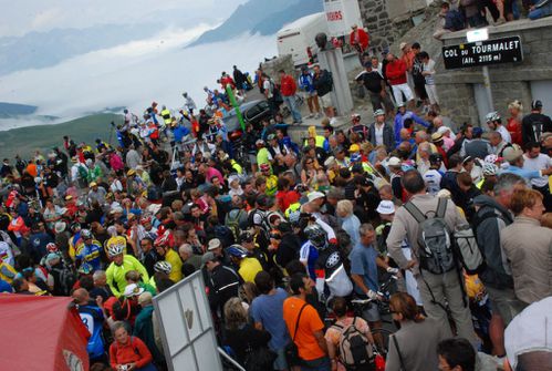 100 ans de Cyclisme au Tourmalet foule au sommet
