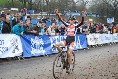 Pauline FERRAND-PREVOT remporte le Challenge National 2011 Pauline FERRAND-PREVOT remporte le Challenge National 2011