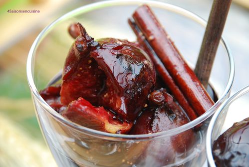 Figues moelleuses au vin et aux épices