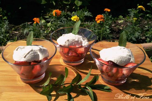 fraises-confites-chantilly-menthe2.jpg
