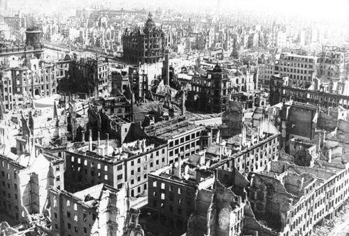 Dresda bombardata
