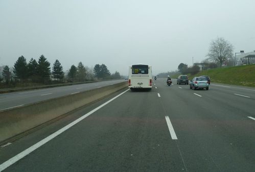 Vers-Paris-en-convoi-et-sous-escorte-500.jpg