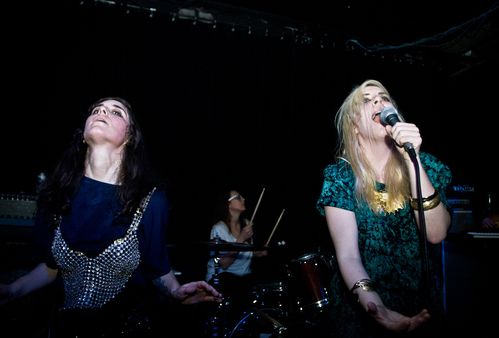 austra_wrongbar_stephaniecloutier.jpg