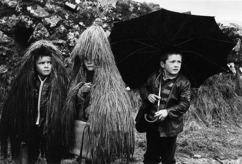 11--la-sortie-d-ecole--Telhado-Serra-do-Barroso-1983.jpg
