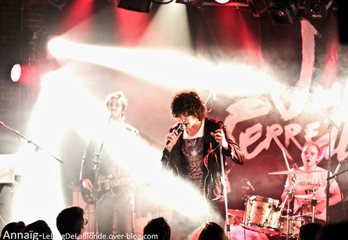 red julian peretta maroquinerie (15)