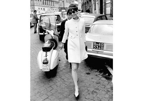 audrey-in-rome-scooter