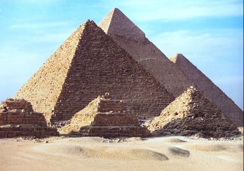 Pyramides-Keops--Khephren--Mykerisonos.jpg