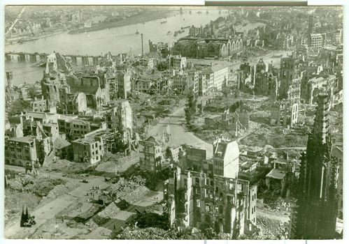 Cologne 1945 bombardée