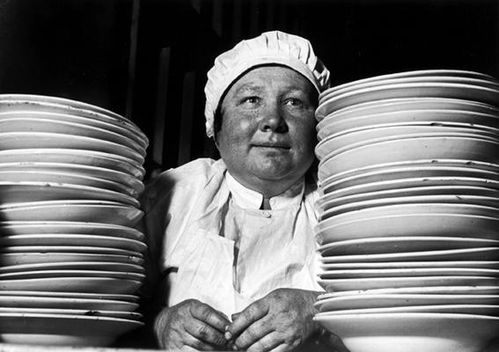 Mark-Markov-Grinberg_La-cuisiniere-1930_.jpg