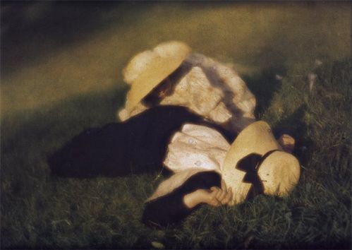 heinrich-kuhne28094miss-mary-and-edeltrude-lying-in-the-gra