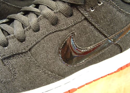 nike-dunk-low-sb-larry-perkins-02.jpg