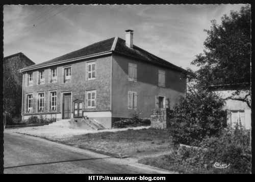 CPA-Ruaux-(Vosges)- La Mairie