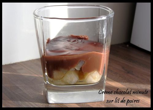 creme-au-chocolat-minute-sur-lit-de-poires-light.jpg